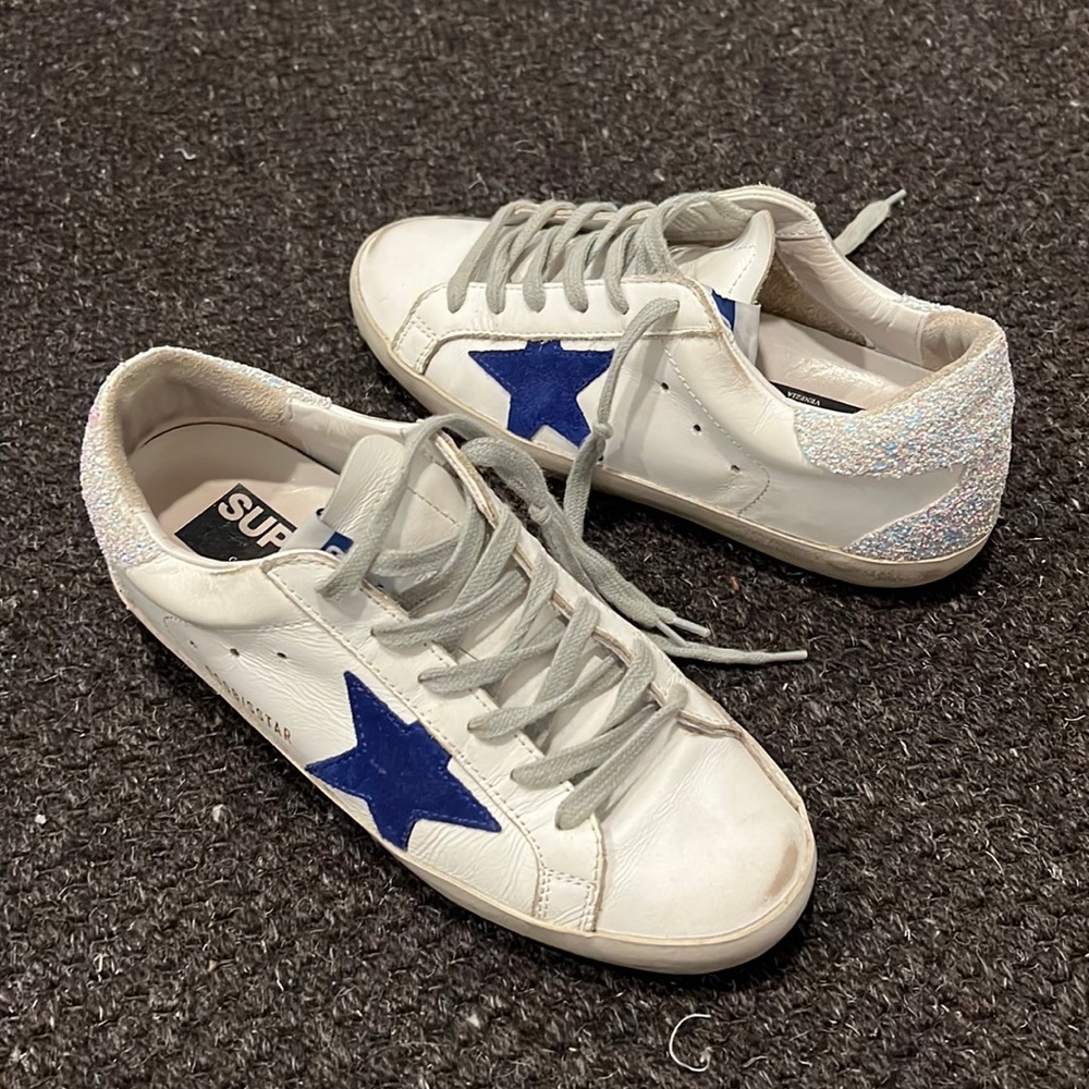 GOLDEN GOOSE SUPERSTAR SNEAKERS IN WHITE IRIDESCENT & BLUE STAR